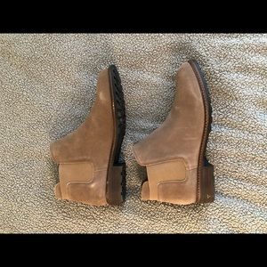 Me Too Tan Suede Kelsey Chelsea Boot Size 10